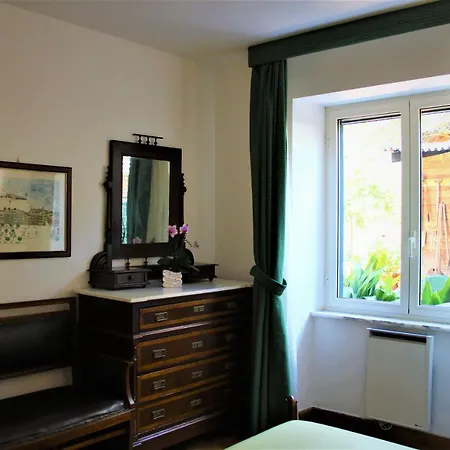 La Tinaia Country house *